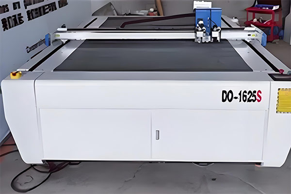 振動(dòng)刀切割機(jī)：鞋內(nèi)行業(yè)的創(chuàng)新利器